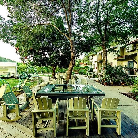 Nuriel Fruit & Guest House Sheʼar Yashuv Esterno foto