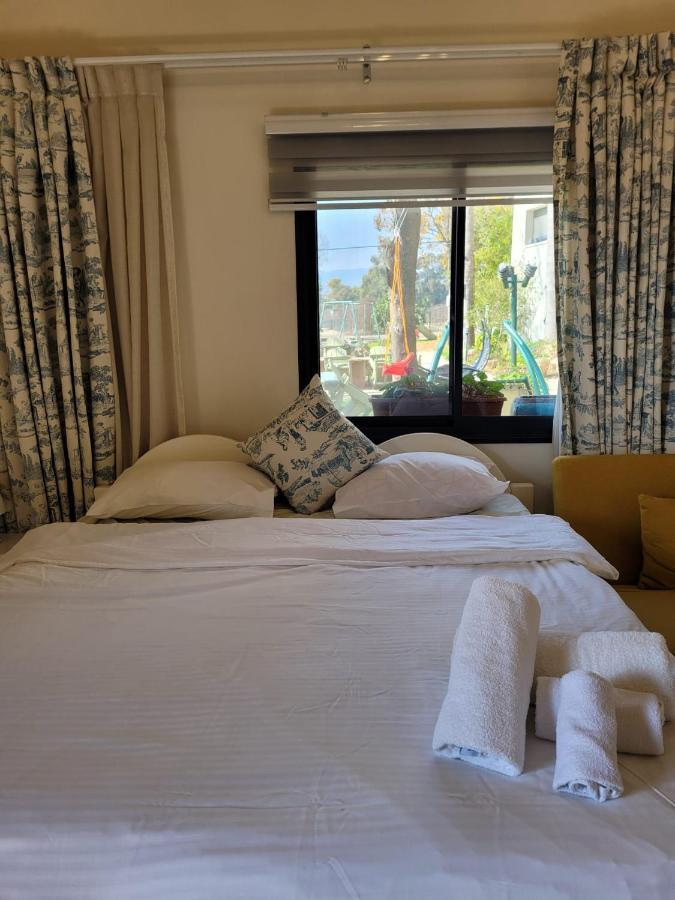 Nuriel Fruit & Guest House Sheʼar Yashuv Esterno foto