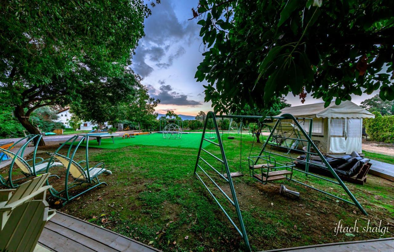 Nuriel Fruit & Guest House Sheʼar Yashuv Esterno foto