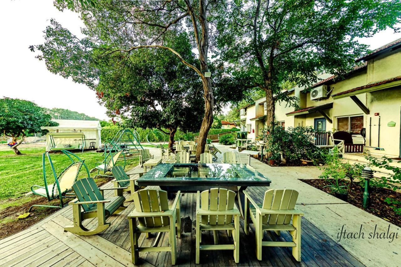 Nuriel Fruit & Guest House Sheʼar Yashuv Esterno foto