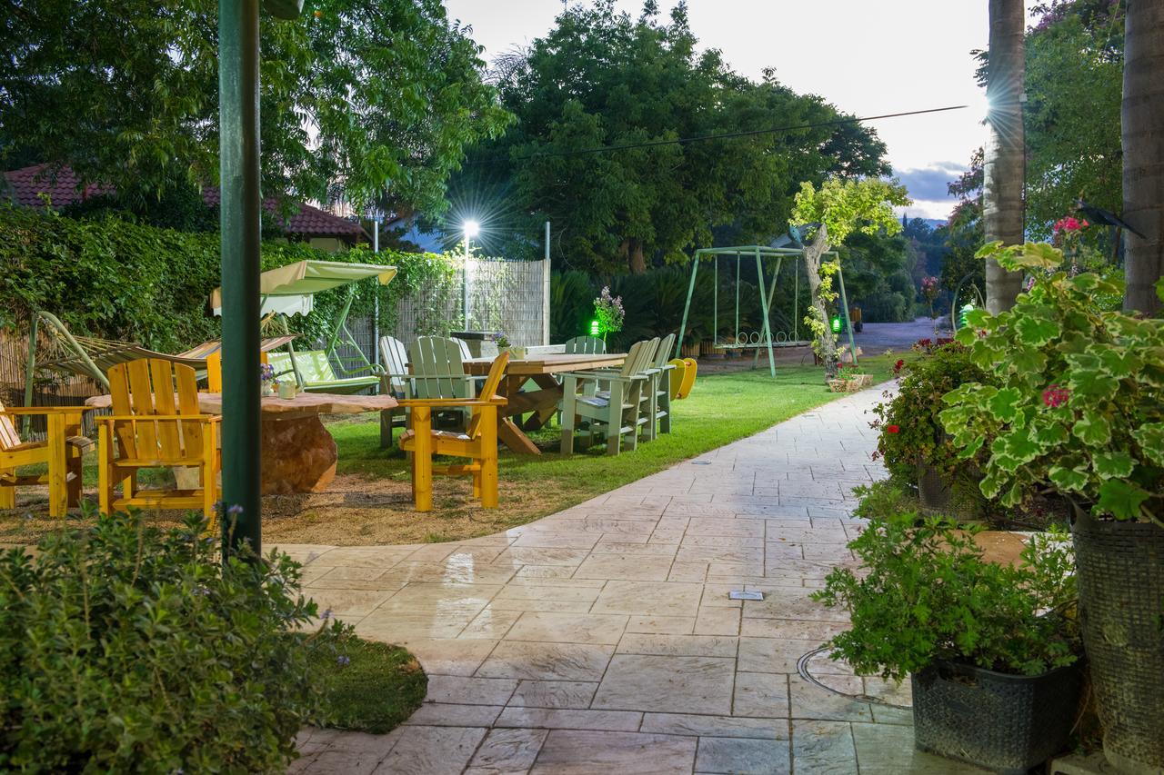 Nuriel Fruit & Guest House Sheʼar Yashuv Esterno foto