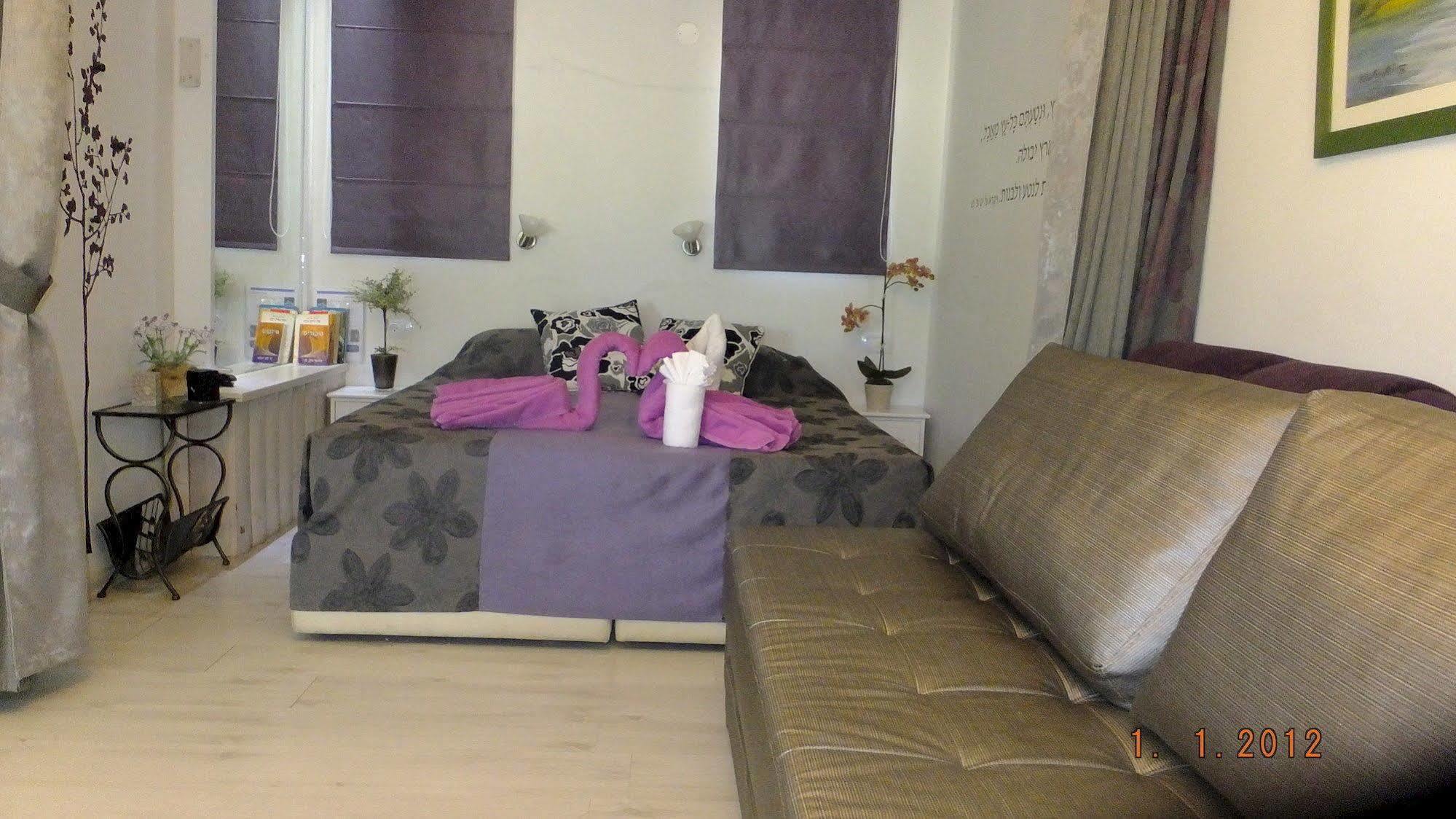 Nuriel Fruit & Guest House Sheʼar Yashuv Esterno foto