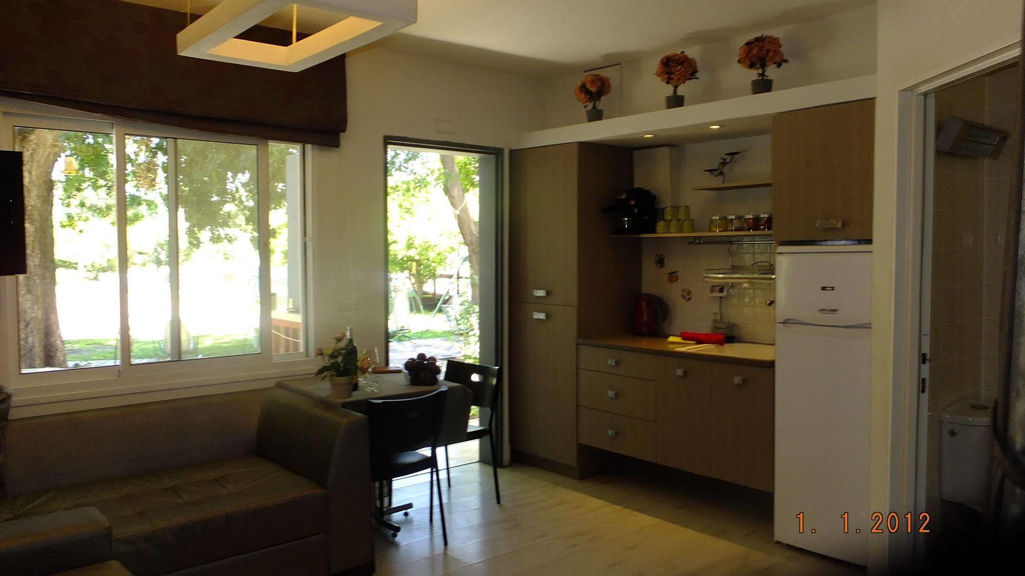 Nuriel Fruit & Guest House Sheʼar Yashuv Esterno foto